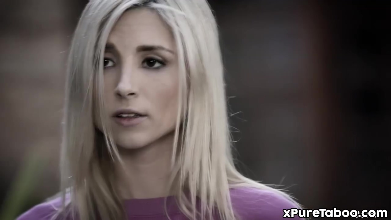 Gives Her Stepfather What He Wants With Piper Perri