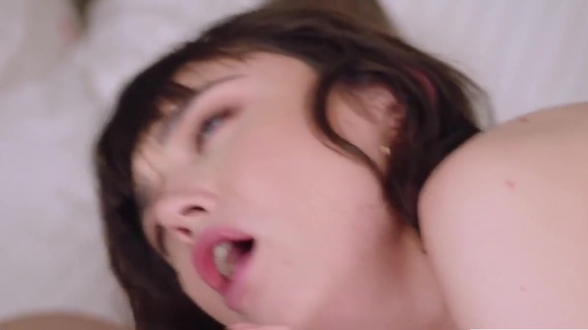 Vince Karter And Alberto Blanco - Cute Brunette Enjoys Double Penetration
